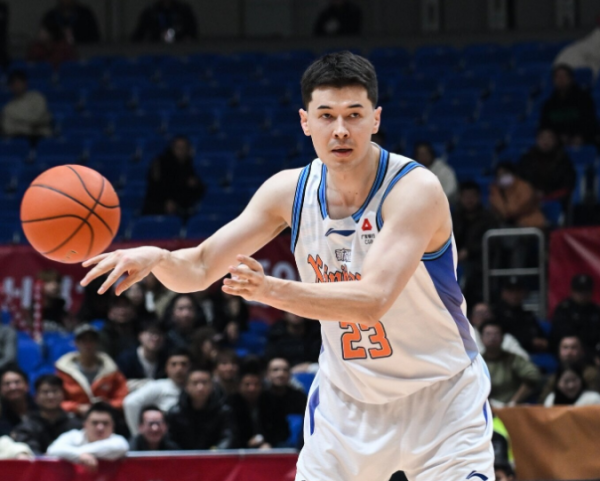 场外配资网站 郭士强观战！新疆险21分逆转广州 阿不都11+11篮板超杜锋